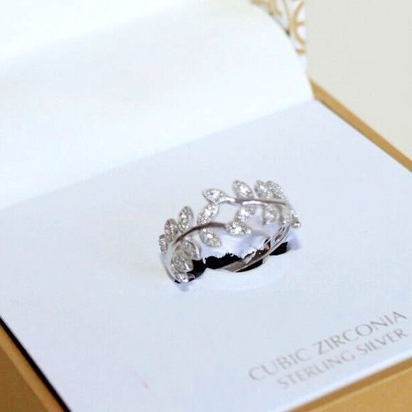 Giani Bernini Cubic Zirconia  Ring in Sterling Silver - Size 8 - NWT - Picture 1 of 3